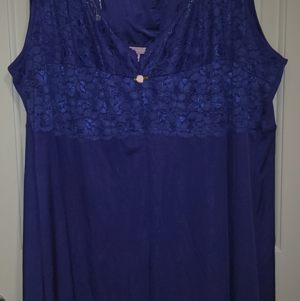 Amoureuse Women's Lingerie
